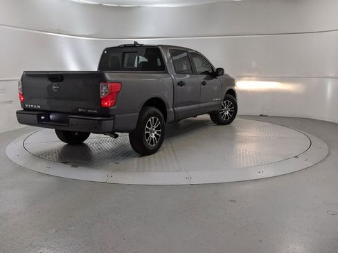 Used 2024 Nissan Titan SV image 3