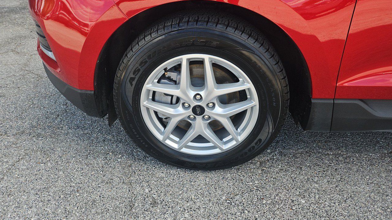 Used 2024 Ford Edge SEL AWD/4WD image 9
