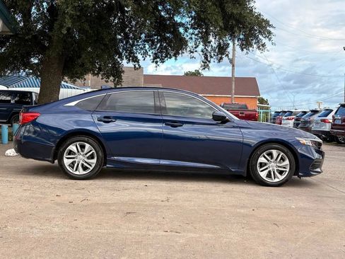 Used 2020 Honda Accord LX image 2