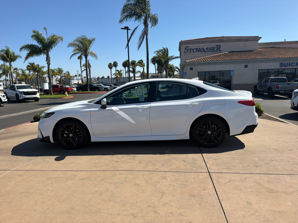 Used 2025 Toyota Camry SE FWD image 8