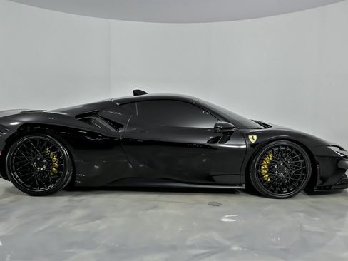Used 2022 Ferrari SF90 Stradale image 13