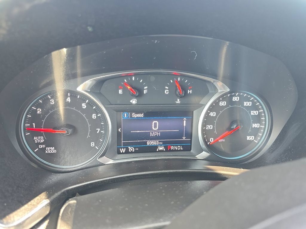 Used 2020 Chevrolet Equinox LT w/ Driver Convenience Package AWD/4WD image 2