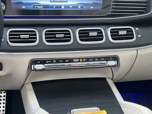 Certified 2025 Mercedes-Benz GLS 450 4MATIC image 37