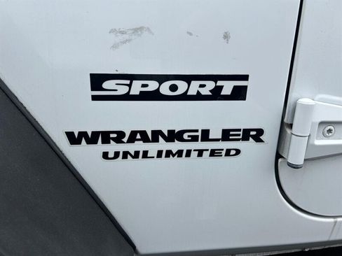 Used 2015 Jeep Wrangler Unlimited Sport w/ Quick Order Package 24S AWD/4WD image 23