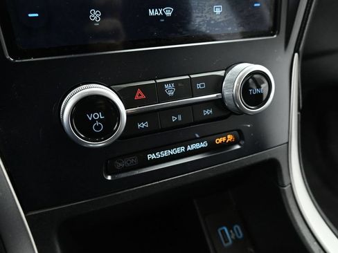 Used 2022 Ford Edge SE w/ Black Appearance Package AWD/4WD image 16