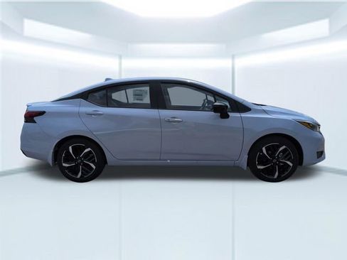 New 2025 Nissan Versa SR FWD image 7