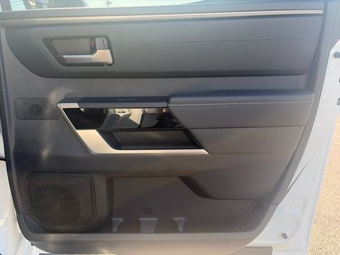 Used 2026 Toyota Tundra Limited AWD/4WD image 34