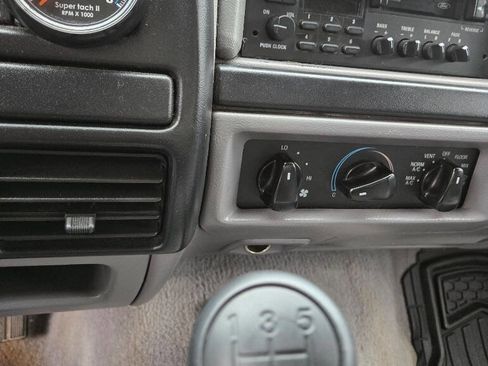 Used 1996 Ford F150 2WD Regular Cab image 27