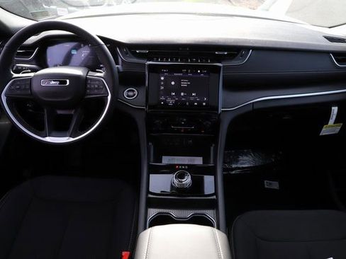 New 2025 Jeep Grand Cherokee L Laredo w/ Luxury Tech Group I AWD/4WD image 20