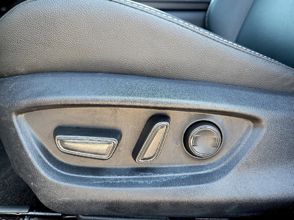 Used 2026 Toyota Camry SE FWD image 27