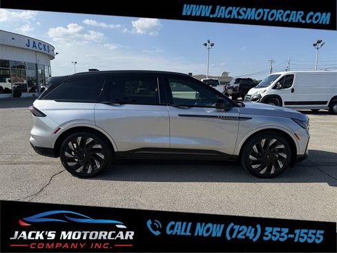 Used 2024 Lincoln Nautilus Reserve w/ Equipment Group 202A image 3