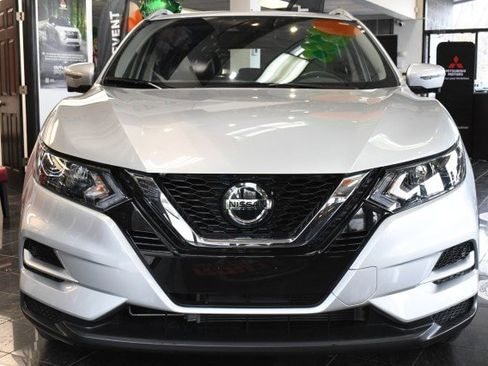Used 2022 Nissan Rogue Sport SL AWD/4WD image 2