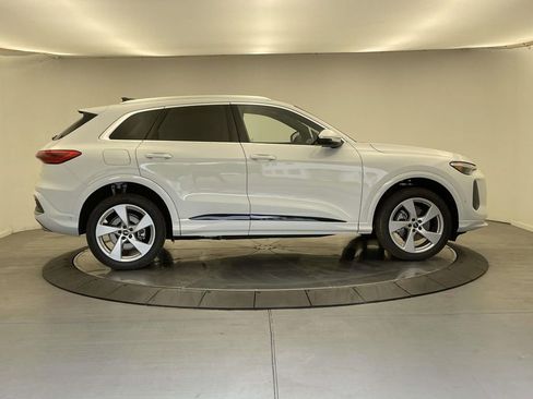 New 2025 Audi Q5 Premium Plus image 8
