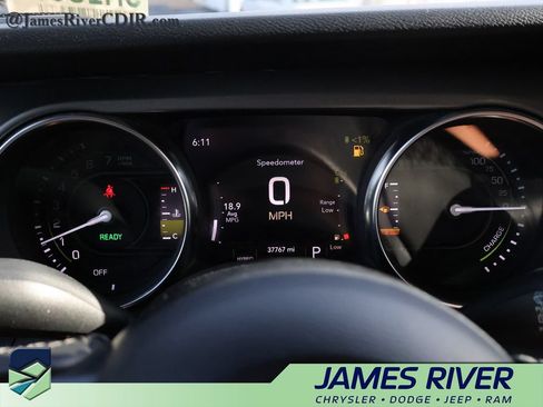 Used 2023 Jeep Wrangler Unlimited w/ Cold Weather Group AWD/4WD image 28
