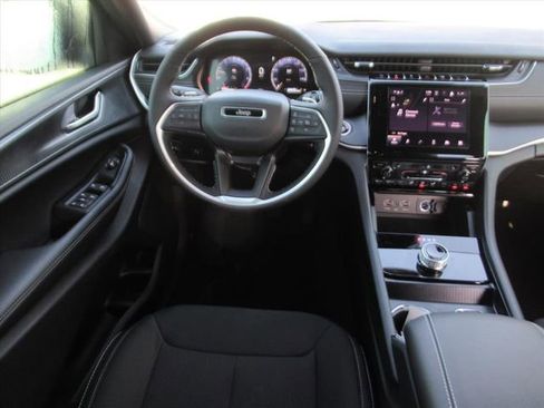 New 2025 Jeep Grand Cherokee L Laredo w/ Luxury Tech Group I image 13