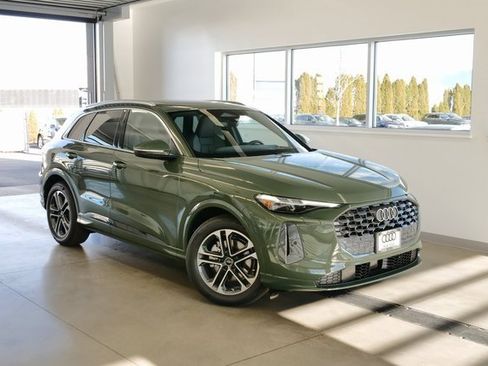 New 2025 Audi Q5 Prestige image 1