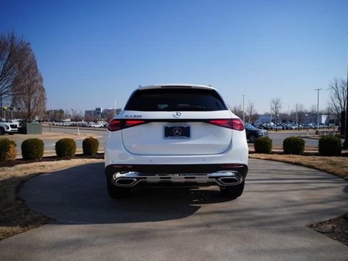 Used 2026 Mercedes-Benz GLC 300 image 4