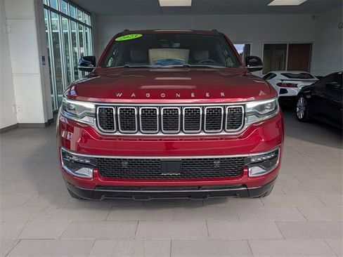 Used 2023 Jeep Wagoneer 4WD image 2