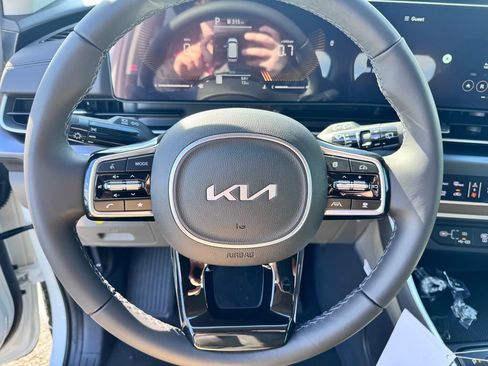 New 2026 Kia Carnival image 14