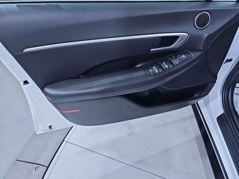Certified 2024 Hyundai Sonata SEL w/ Convenience Package image 12