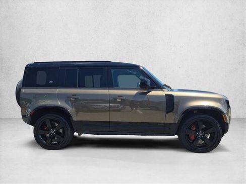 Used 2024 Land Rover Defender 110 X AWD/4WD image 9