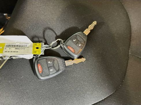 Used 2018 Jeep Wrangler Unlimited Rubicon w/ Connectivity Group AWD/4WD image 29