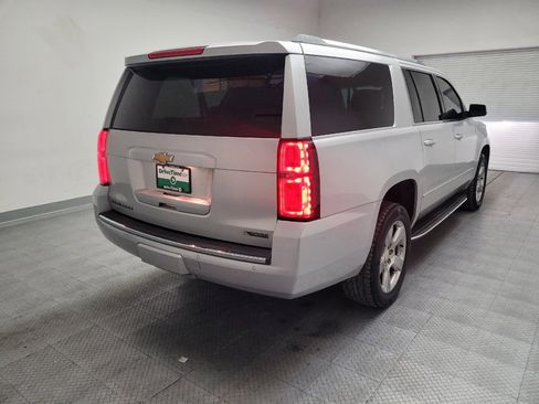 Used 2018 Chevrolet Suburban Premier RWD image 9