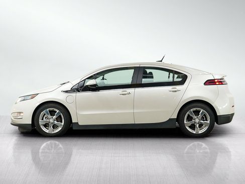 Used 2013 Chevrolet Volt Premium w/ Premium Trim Package FWD image 2