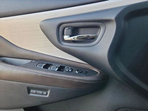 Used 2015 Nissan Murano Platinum w/ Platinum Technology Package FWD image 6