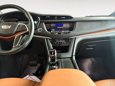 Certified 2024 Cadillac XT5 Premium Luxury AWD/4WD image 9
