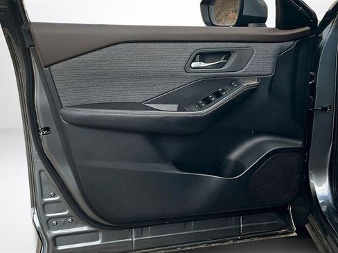 Used 2023 Nissan Rogue SV image 20