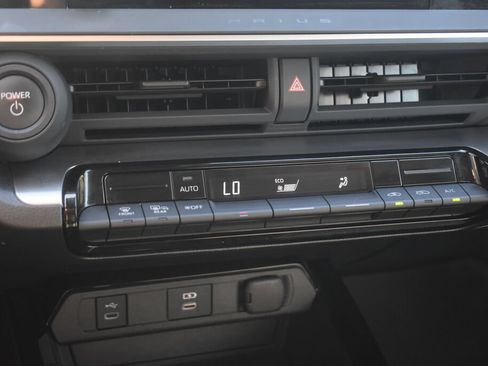 Certified 2023 Toyota Prius LE FWD image 12