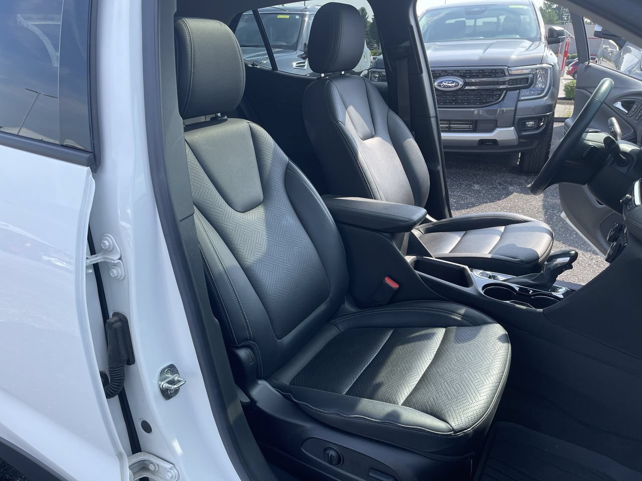 Used 2023 Buick Encore GX Essence w/ Experience Buick Package AWD/4WD image 29