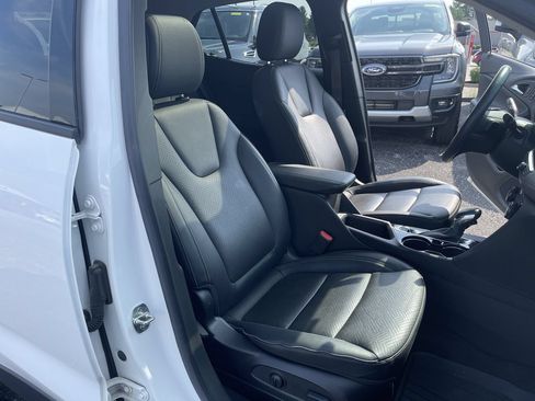 Used 2023 Buick Encore GX Essence w/ Experience Buick Package AWD/4WD image 29