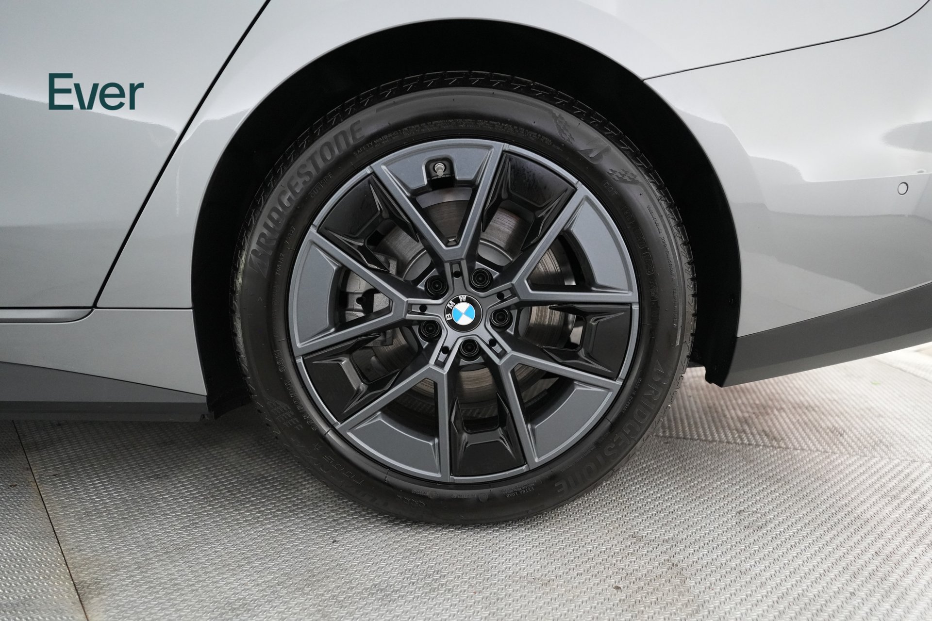 Used 2025 BMW i4 eDrive40 w/ Parking Assistance Package RWD image 9