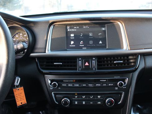 Used 2018 Kia Optima LX image 25