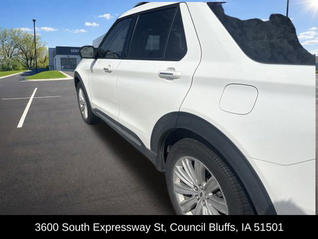 Used 2021 Ford Explorer Limited w/ Equipment Group 301A AWD/4WD image 13