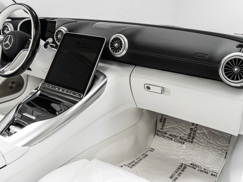 Used 2026 Mercedes-Benz Maybach SL 680 image 14
