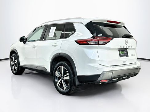 Used 2024 Nissan Rogue SL AWD/4WD image 5