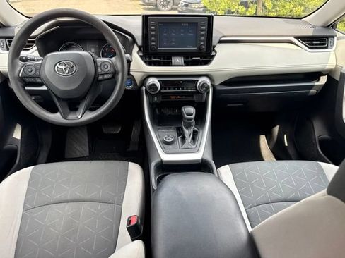Used 2019 Toyota RAV4 XLE w/ Carpet Mat Package AWD/4WD image 4