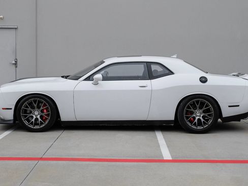 Used 2015 Dodge Challenger SRT w/ Technology Group RWD image 16