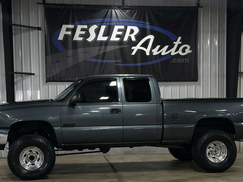 Used 2006 Chevrolet Silverado 1500 LT w/ Onstar Plus Package image 1