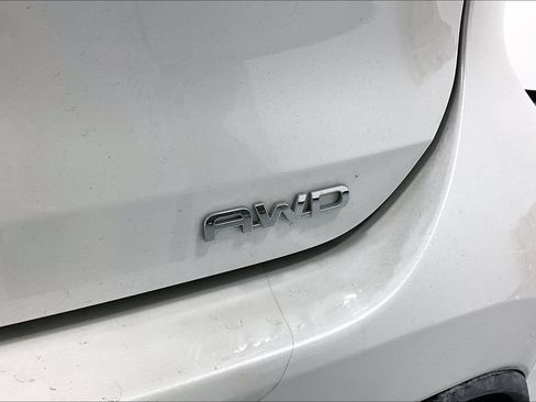 Used 2023 Toyota Highlander L AWD/4WD image 38