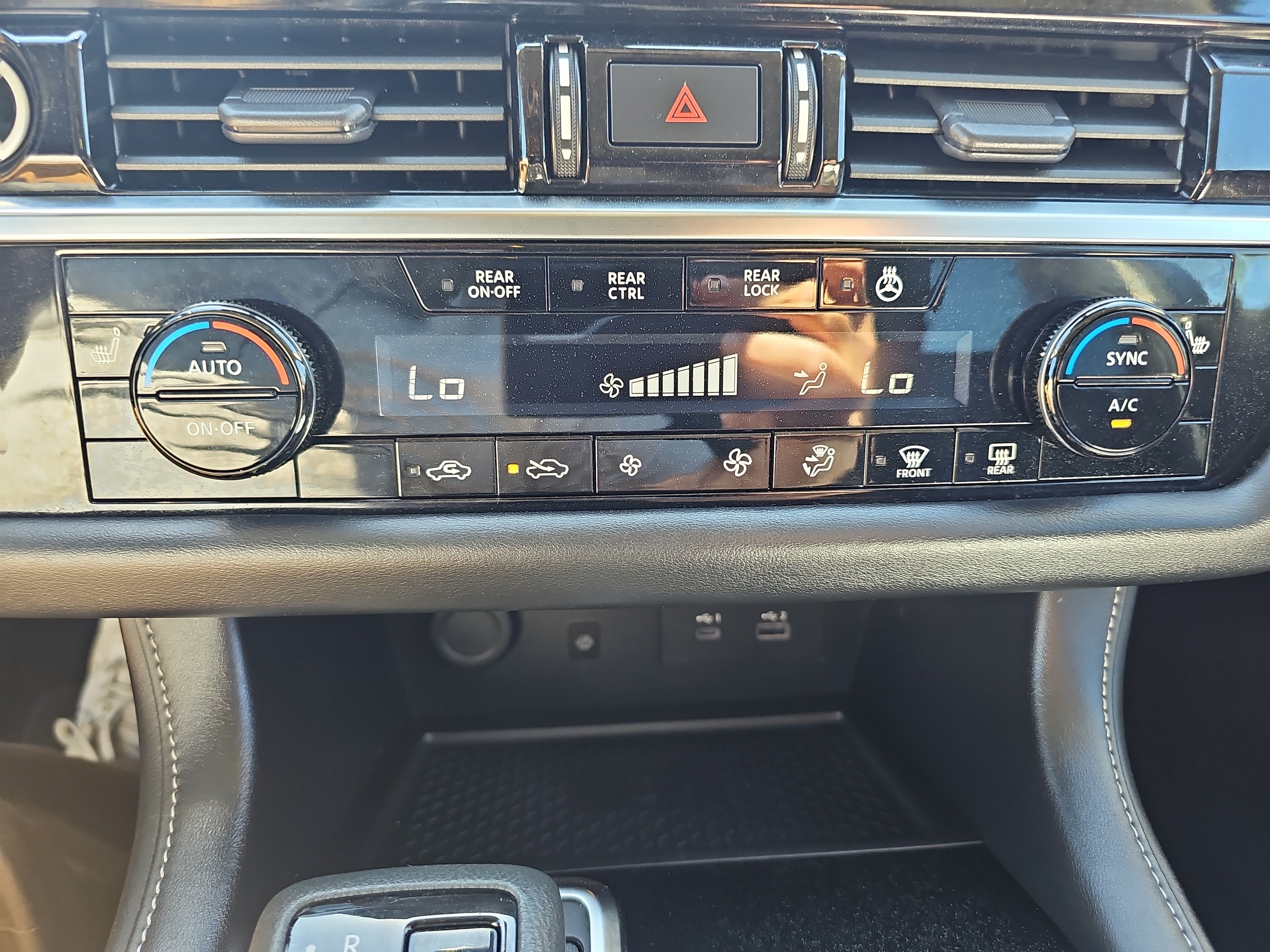 Used 2023 Nissan Pathfinder SL AWD/4WD image 30