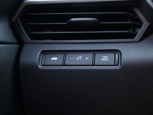 Certified 2025 Nissan Altima 2.5 SV FWD image 18