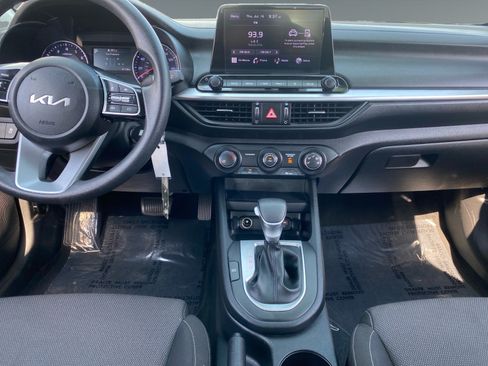 Used 2024 Kia Forte LXS FWD image 11