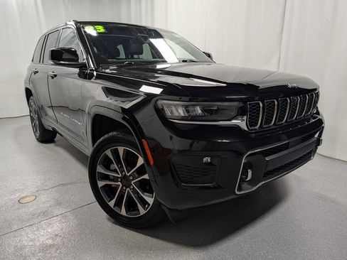 Used 2023 Jeep Grand Cherokee Overland w/ Adv Protech Group III AWD/4WD image 2