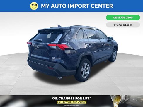 Used 2022 Toyota RAV4 XLE w/ Convenience Package image 5