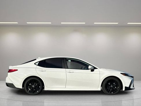 New 2026 Toyota Camry SE FWD image 2