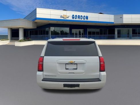 Used 2016 Chevrolet Suburban LT w/ Luxury Package AWD/4WD image 4